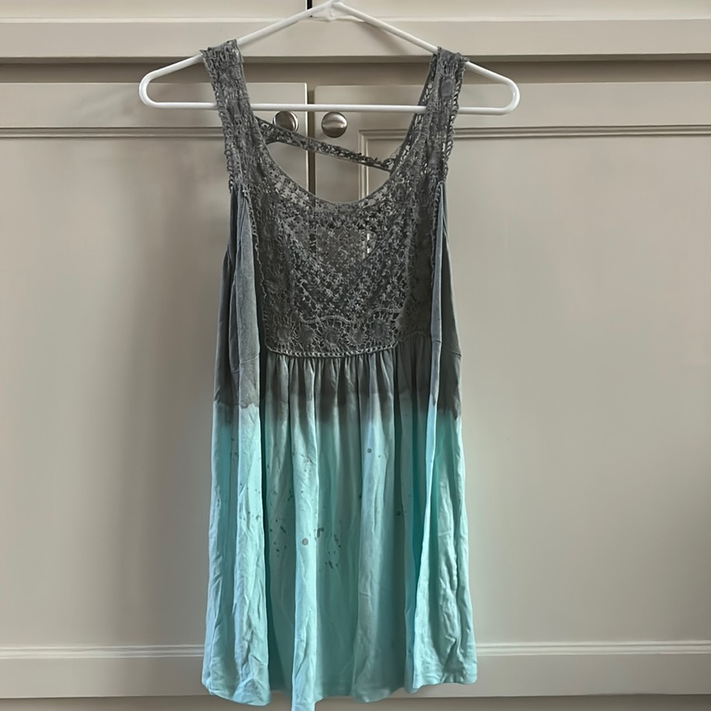 light blue and gray ombré tank top w/ knitted top | size S